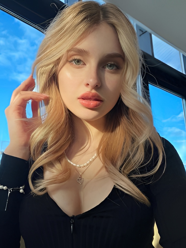 Ника привлекальеная девушка из Углегорска цена от 2500 руб