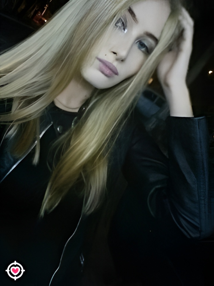 Олечка привлекательная девушка из Углегорска цена от 1500 руб