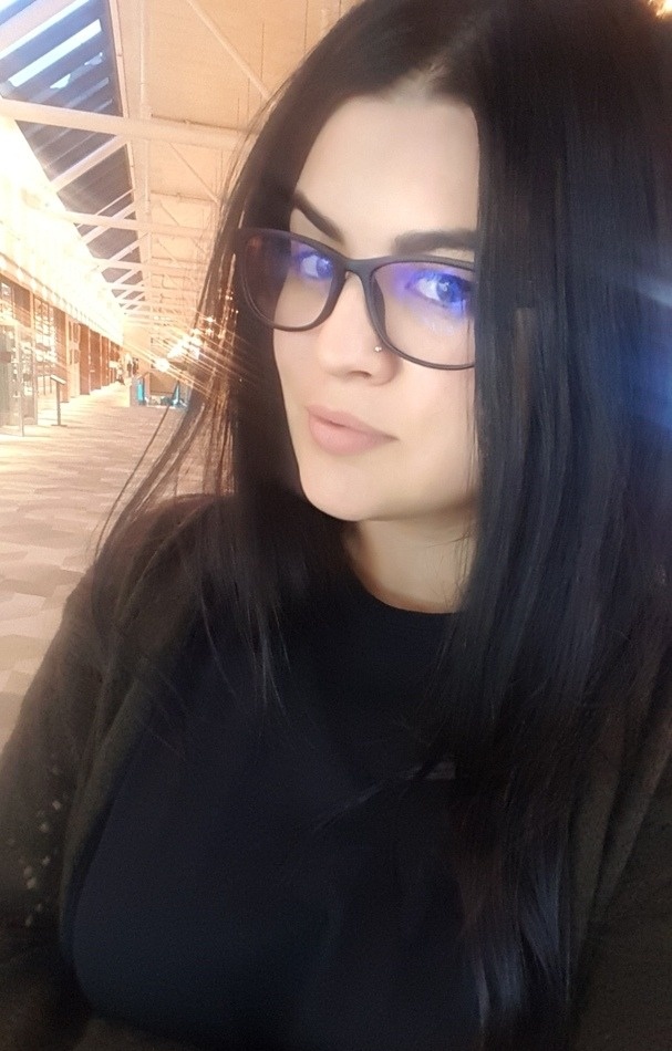 Людмила привлекальеная девушка из Углегорска цена от 3500 руб