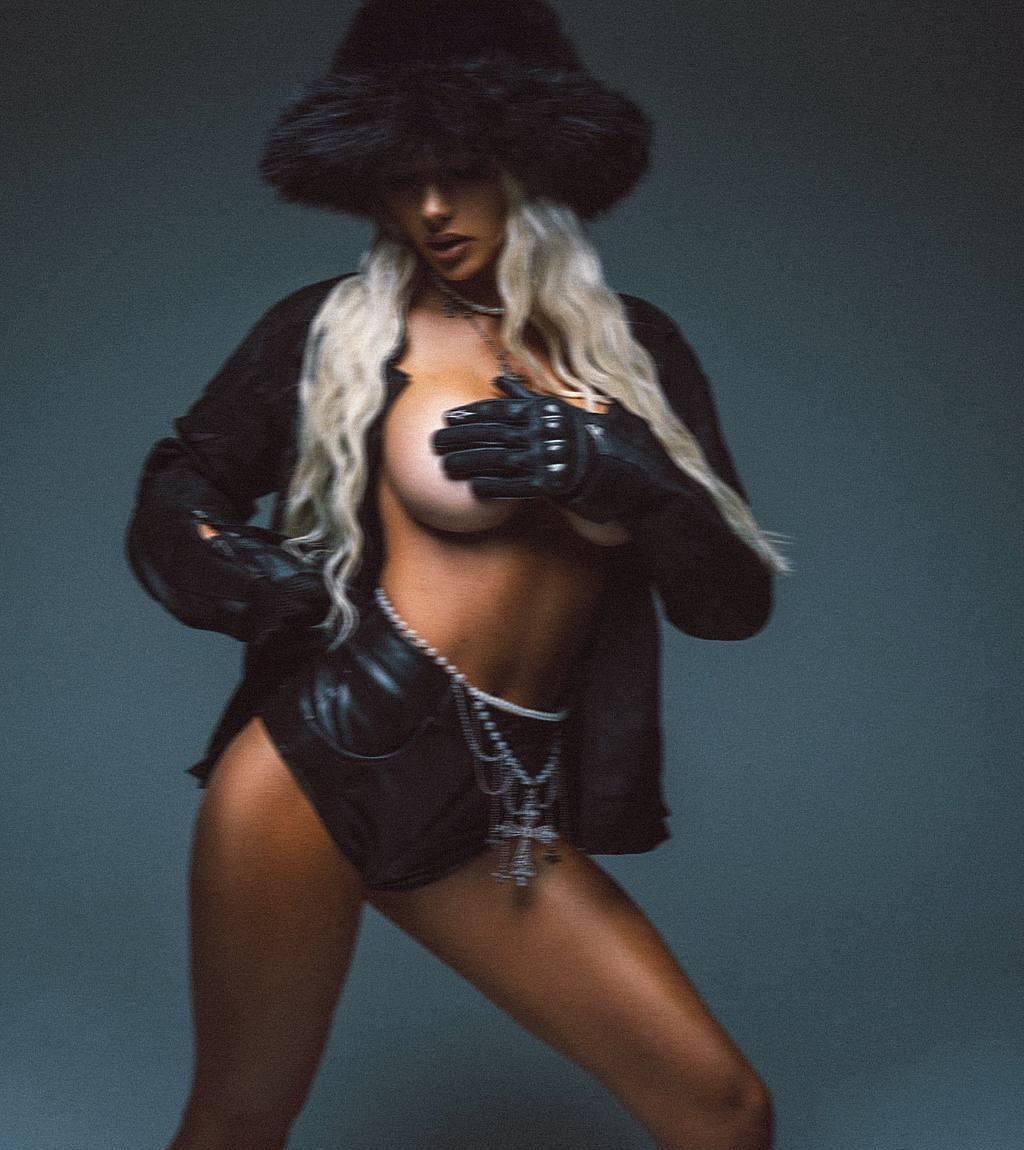 Елена привлекальеная девушка из Углегорска цена от 7000 руб