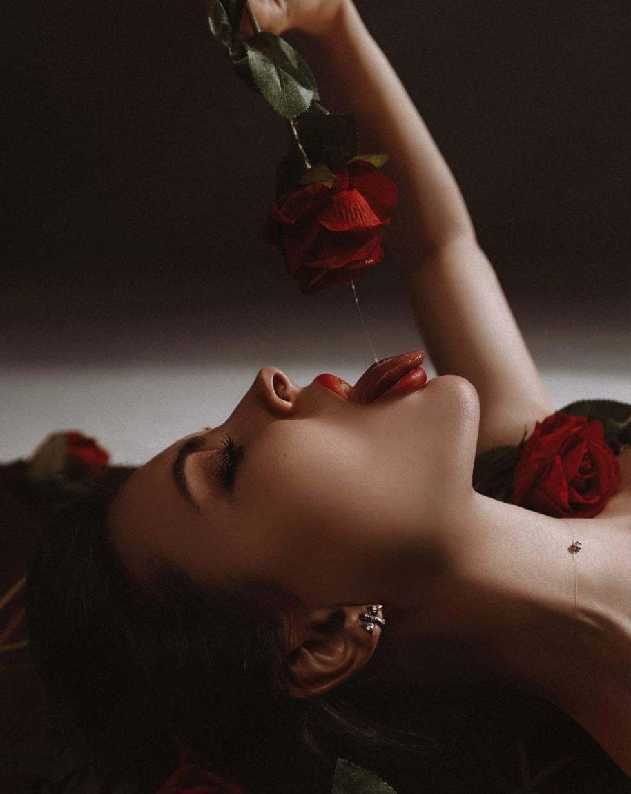 Варечка привлекальеная девушка из Углегорска цена от 7000 руб