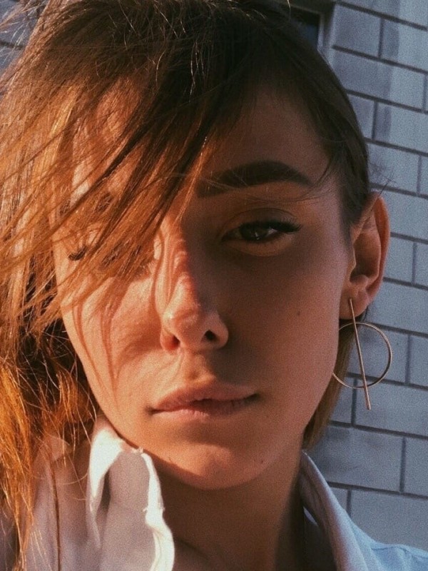 Надя привлекательная девушка из Углегорска цена от 3000 руб