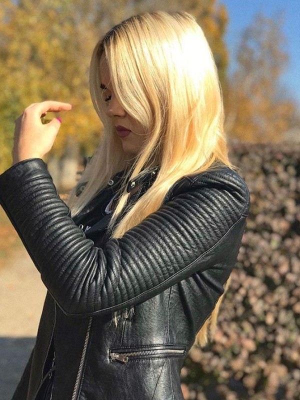 Рада привлекательная девушка из Углегорска цена от 5000 руб