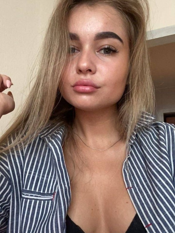 Аманда привлекательная девушка из Углегорска цена от 3500 руб