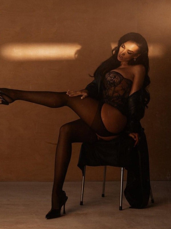 Таисия привлекательная девушка из Углегорска цена от 7000 руб